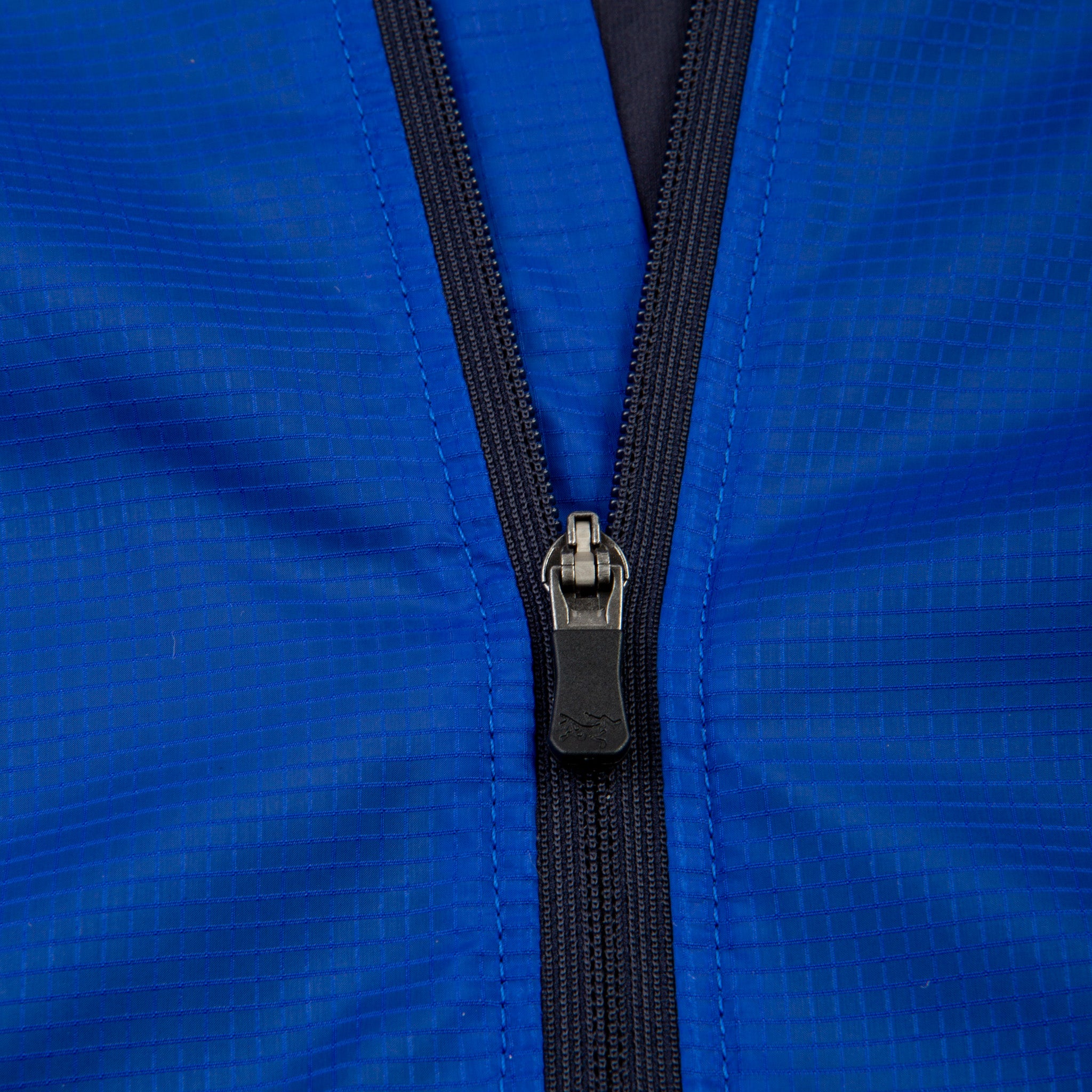 210000045730-arcteryx-m_norvan_windshell_hoody-blue-d1